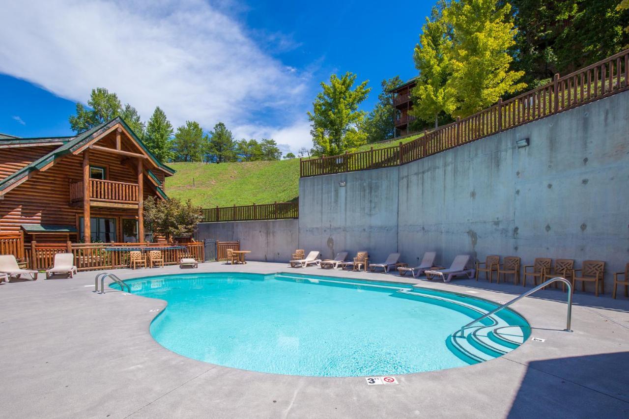 Misty Mountain Hideaway, 3 Bedrooms, Sleeps 10, Pool Access, Wifi Pigeon Forge Luaran gambar